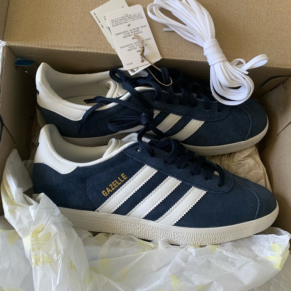 Adidas Gazelle Navy Sneakers new - Picture 2 of 5